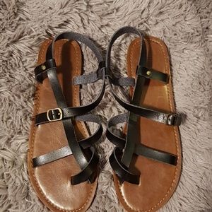 Black toe sandals